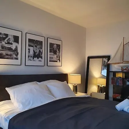 Penthouse Mit Einzigartigem Blick Ueber Essen Appartement Buitenkant foto